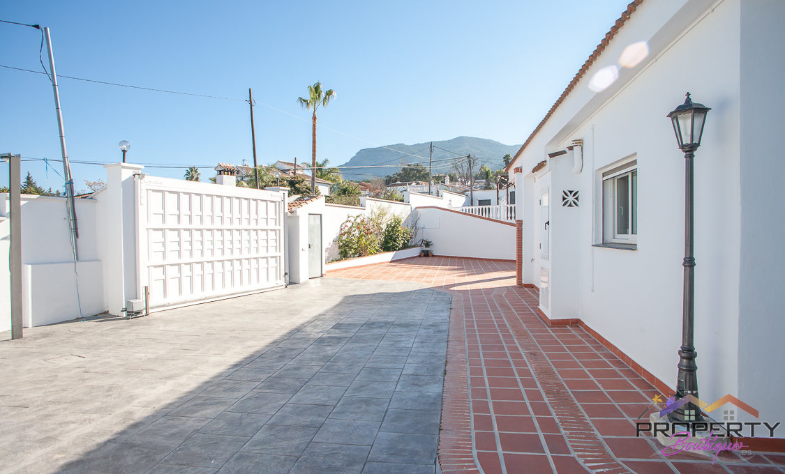 large-plot-for-sale-with-3-properties-mijas-016-IMG_1677