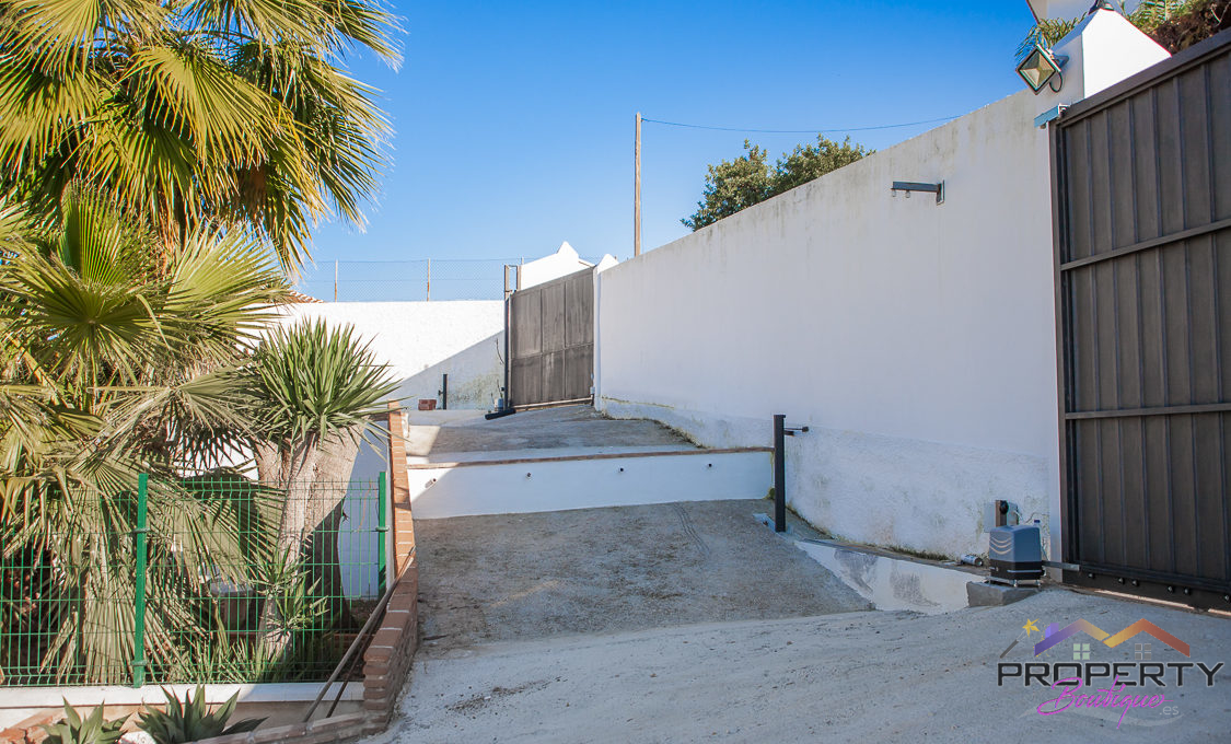 large-plot-for-sale-with-3-properties-mijas-177-IMG_1851