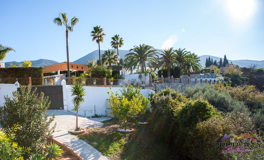 large-plot-for-sale-with-3-properties-mijas-205-IMG_1843