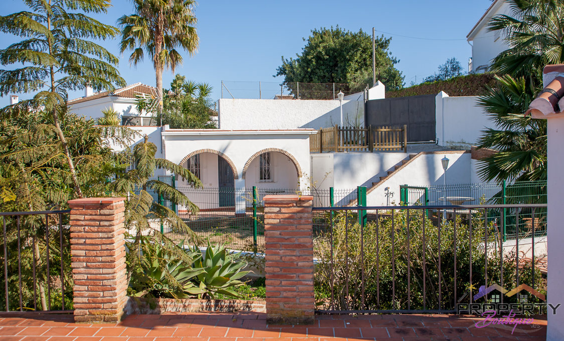 large-plot-for-sale-with-3-properties-mijas-212-IMG_1844