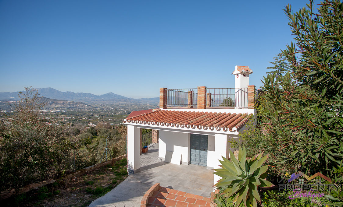 large-plot-for-sale-with-3-properties-mijas-230-IMG_1855