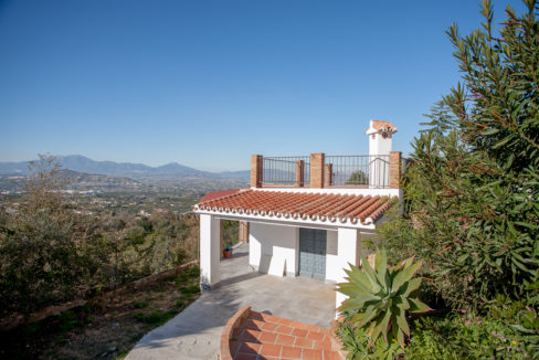 large-plot-for-sale-with-3-properties-mijas-230-IMG_1855